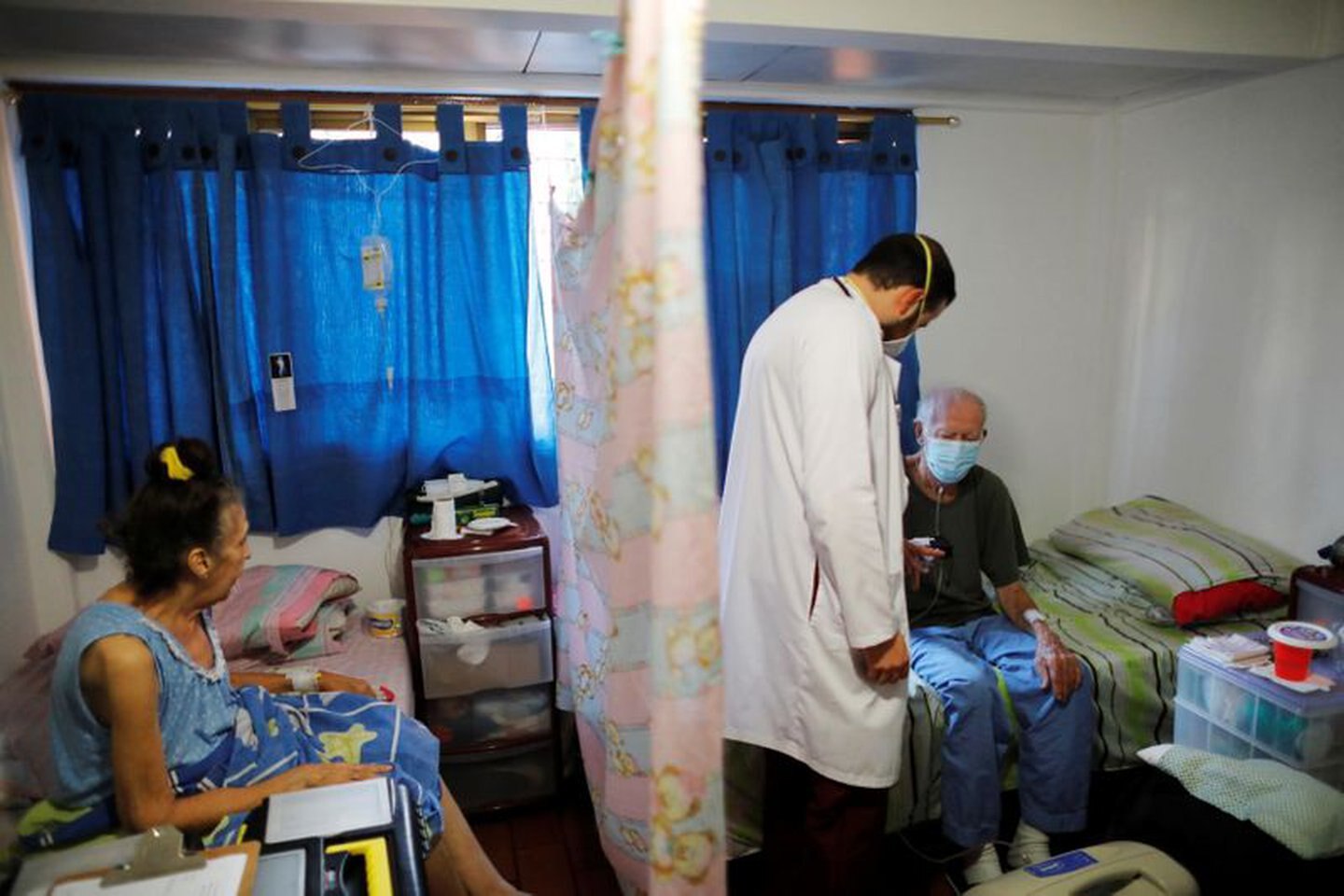 Trabajadores de la salud denunciaron que en Venezuela no hay medicamentos para atender al personal sanitario contagiado de COVID-19