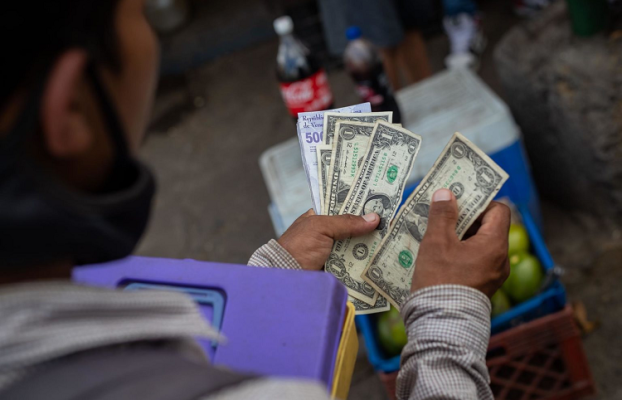 Maestros necesitan 19,24 salarios al mes para alimentar a su familia en Venezuela